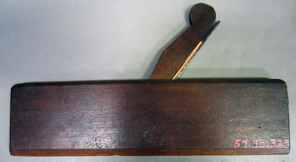 1957.0093.032 a-c Hollow plane, view 2