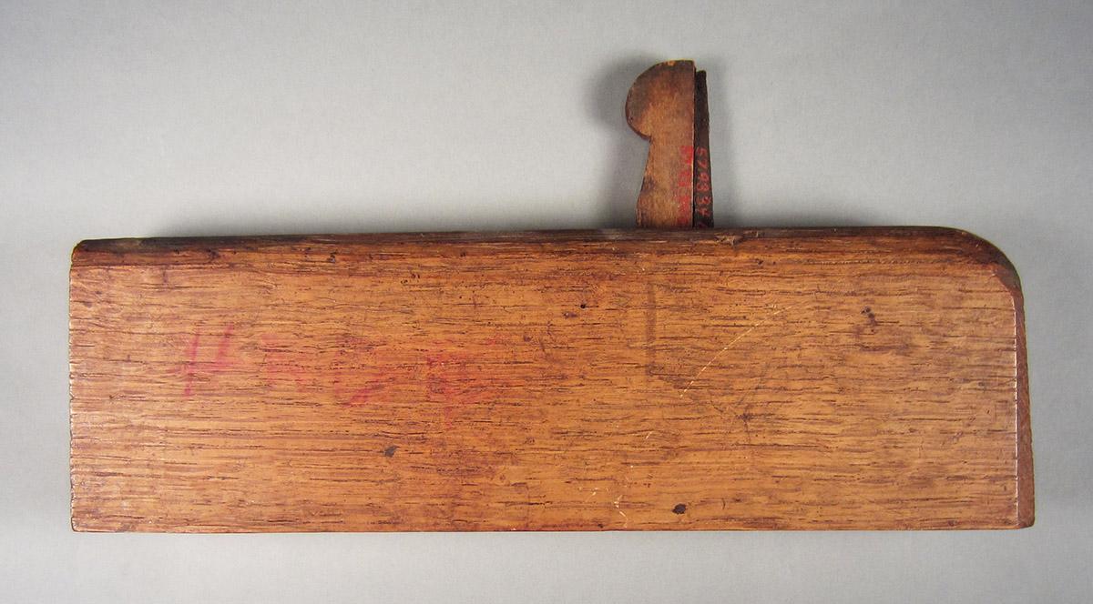1957.0093.034 A-C Molding plane, side 2