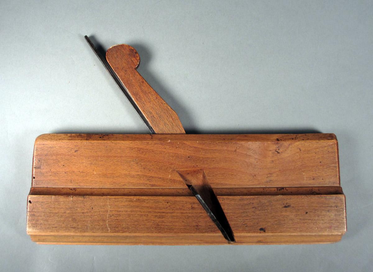 1957.0093.035 A-C Ogee plane, View 1