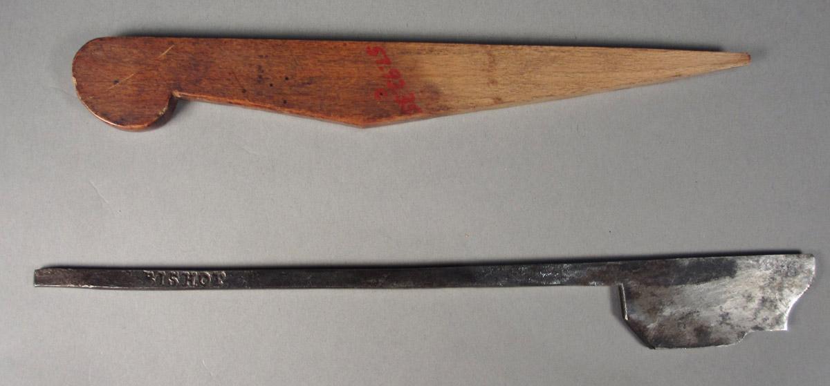 1957.0093.035 B-C Ogee plane, Wedge iron view 2