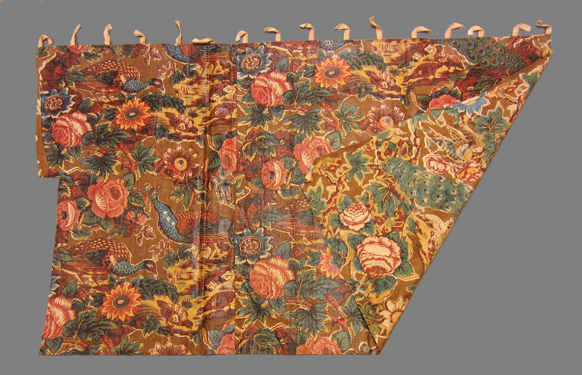 1969.3362 Textile, printed folded corner