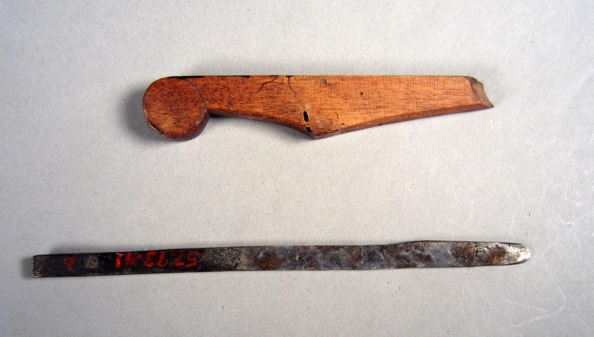1957.0093.041 B-C Round plane, View 2