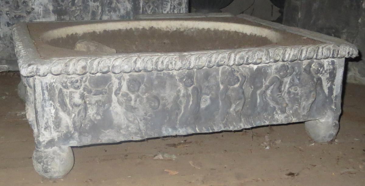 1969.3421 birdbath front view