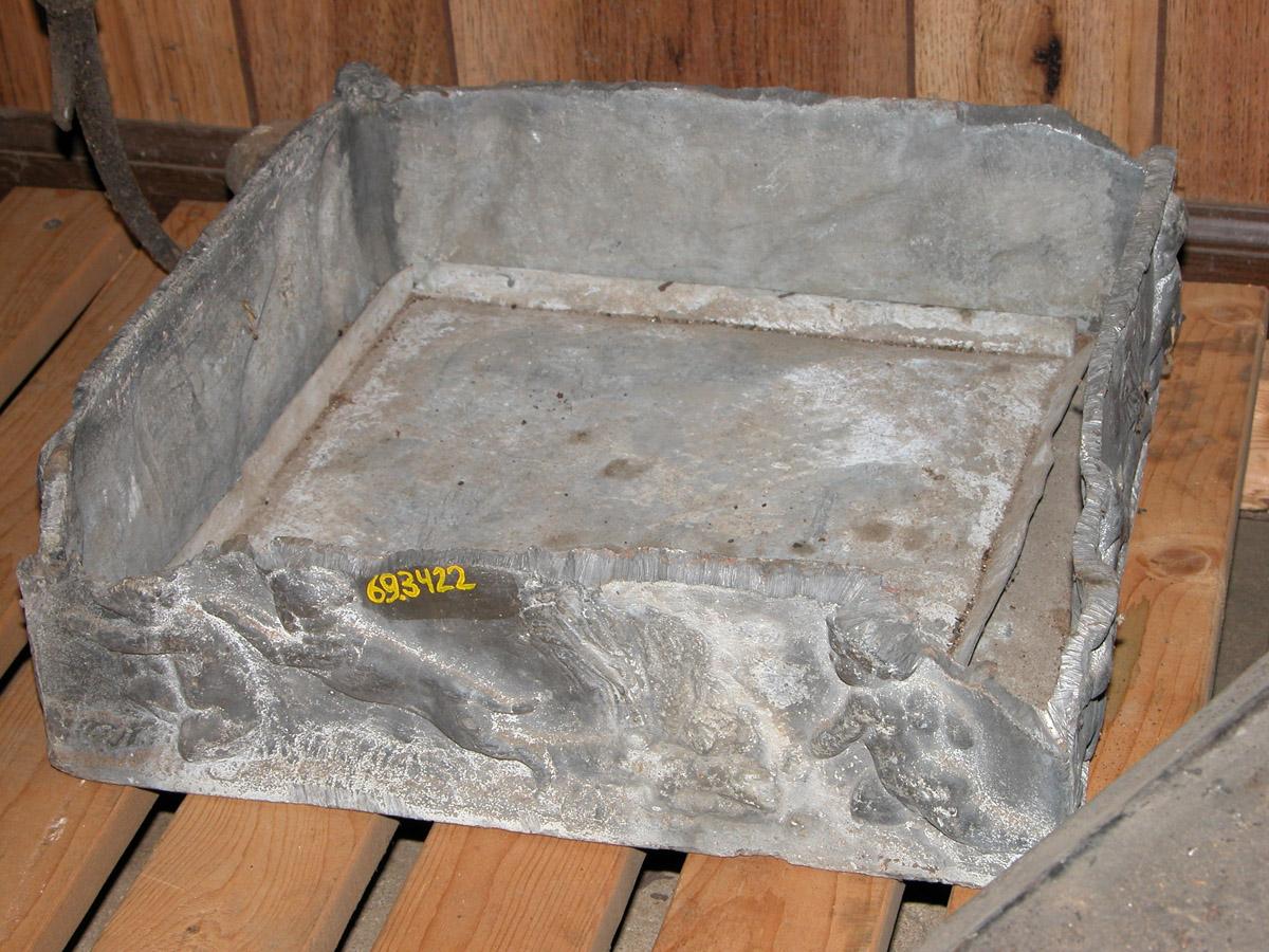 1969.3422 Tray (view 2)