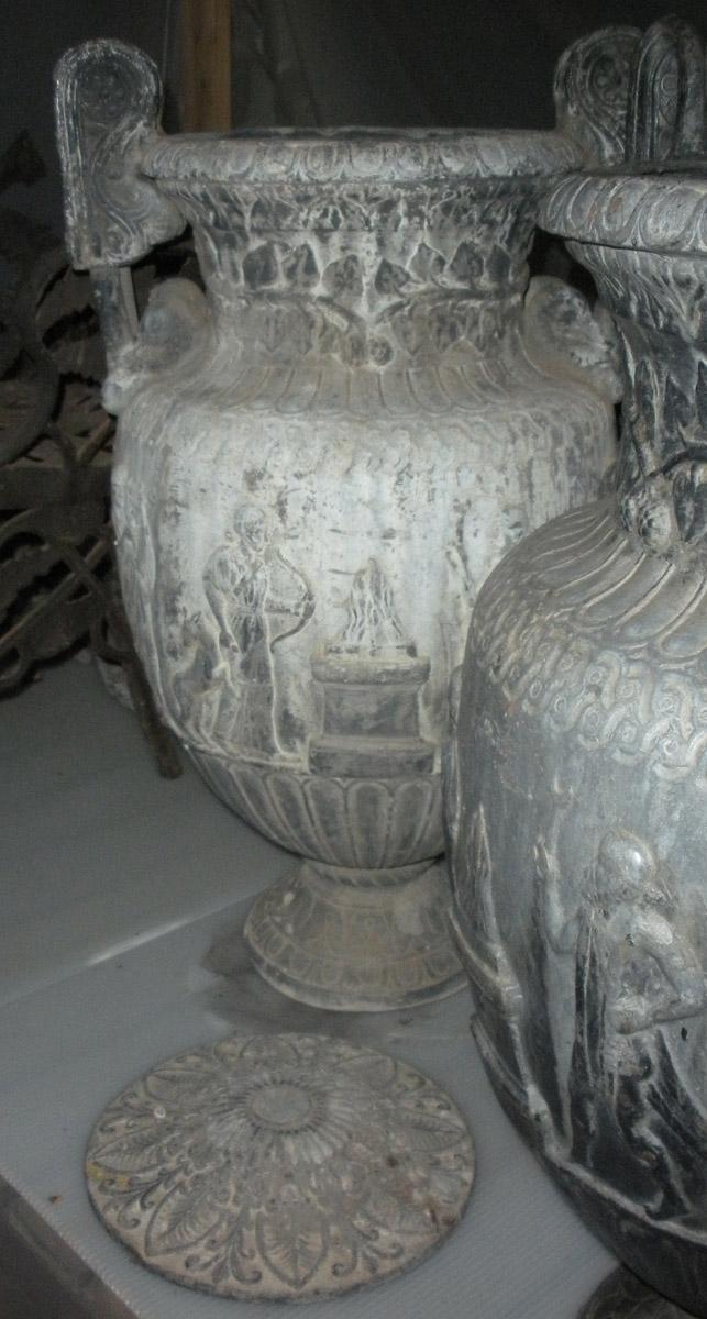 1969.3440.002 AB urn