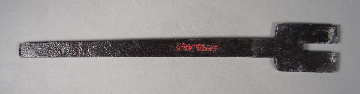 1957.0093.048 A-F Tongue plane, blade side 2
