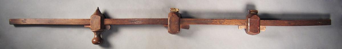 1957.0093.049 A-H, Compass, side 2