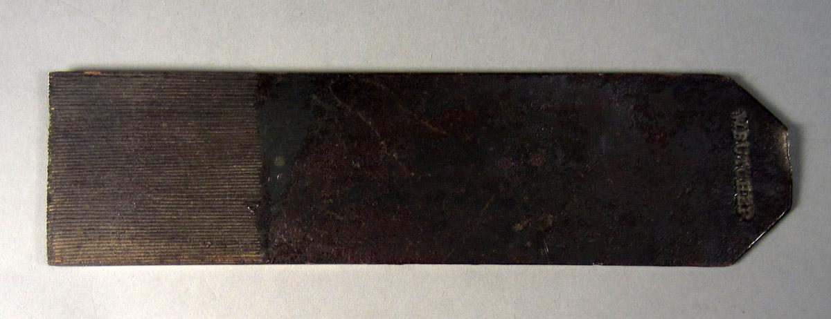 1957.0093.055 D Smoothing iron, View 2