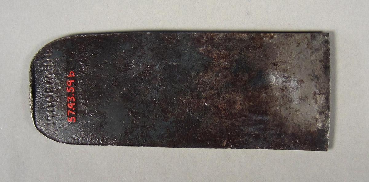 1957.0093.059 A-C Smoothing plane, blade side 1