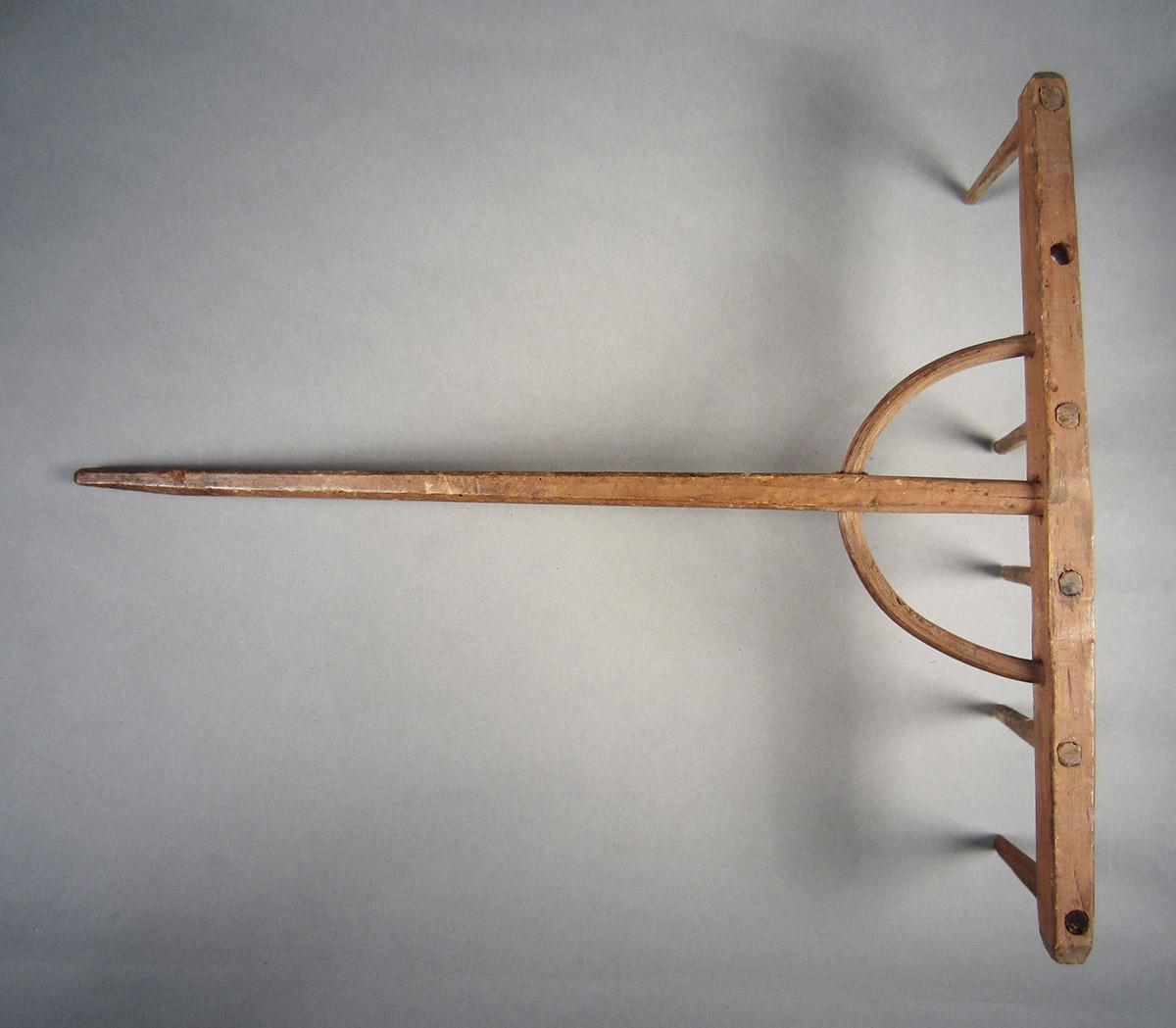 1957.0093.063 Rake, side 2