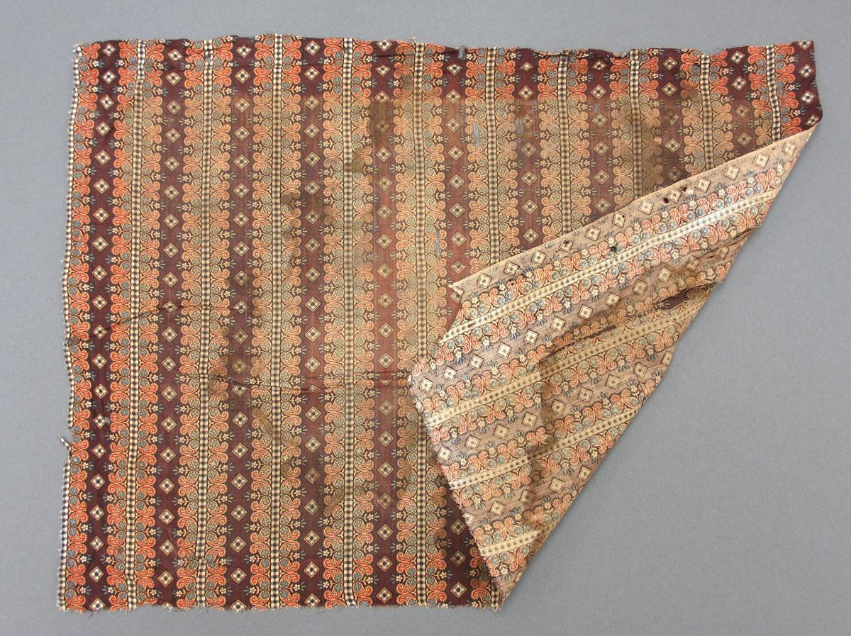 1969.3572 Textile, printed folded corner
