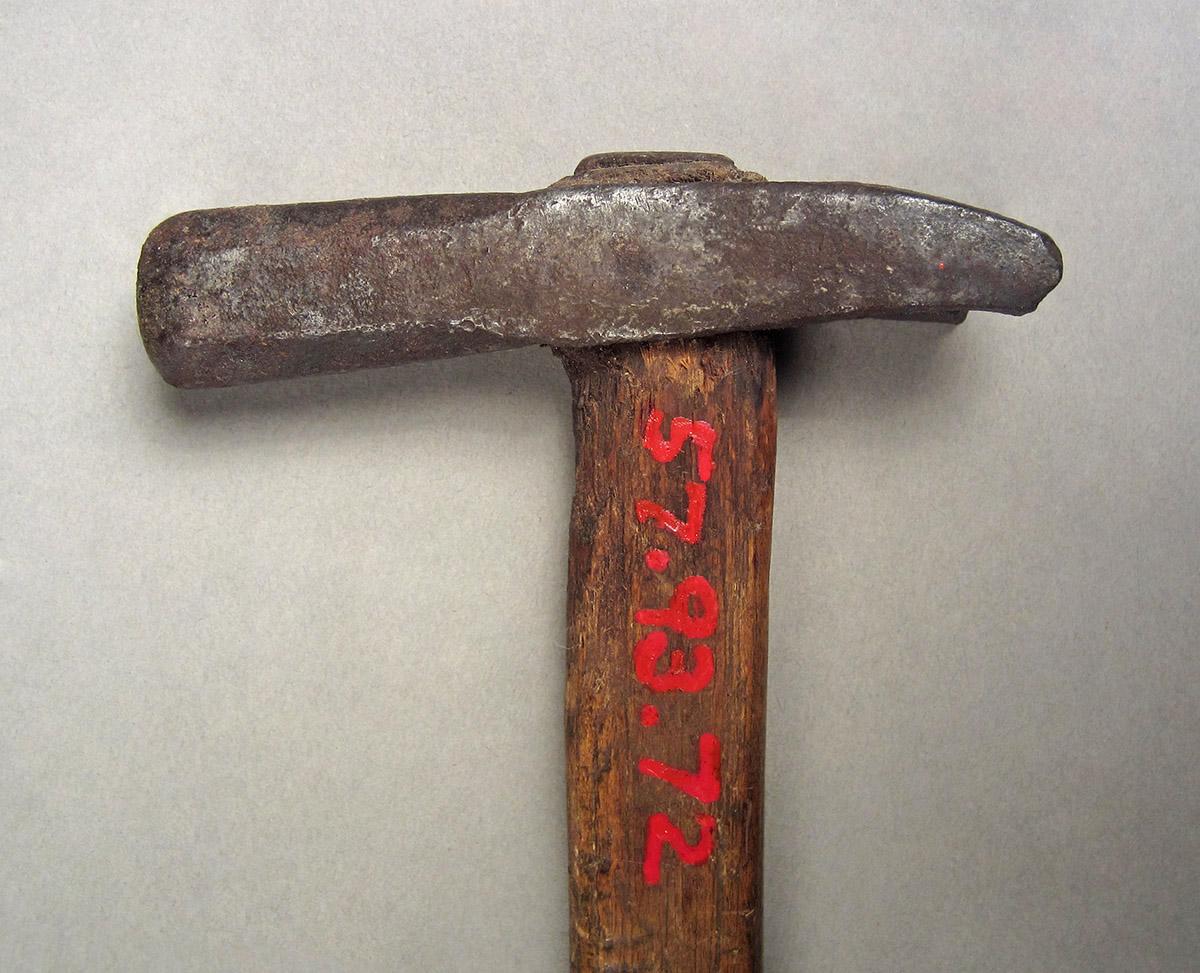 1957.0093.072, Hammer, head side 2