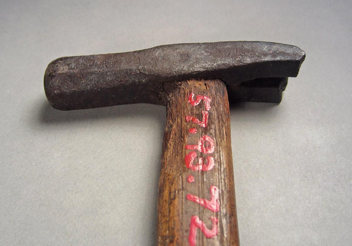 1957.0093.072, Hammer, neck