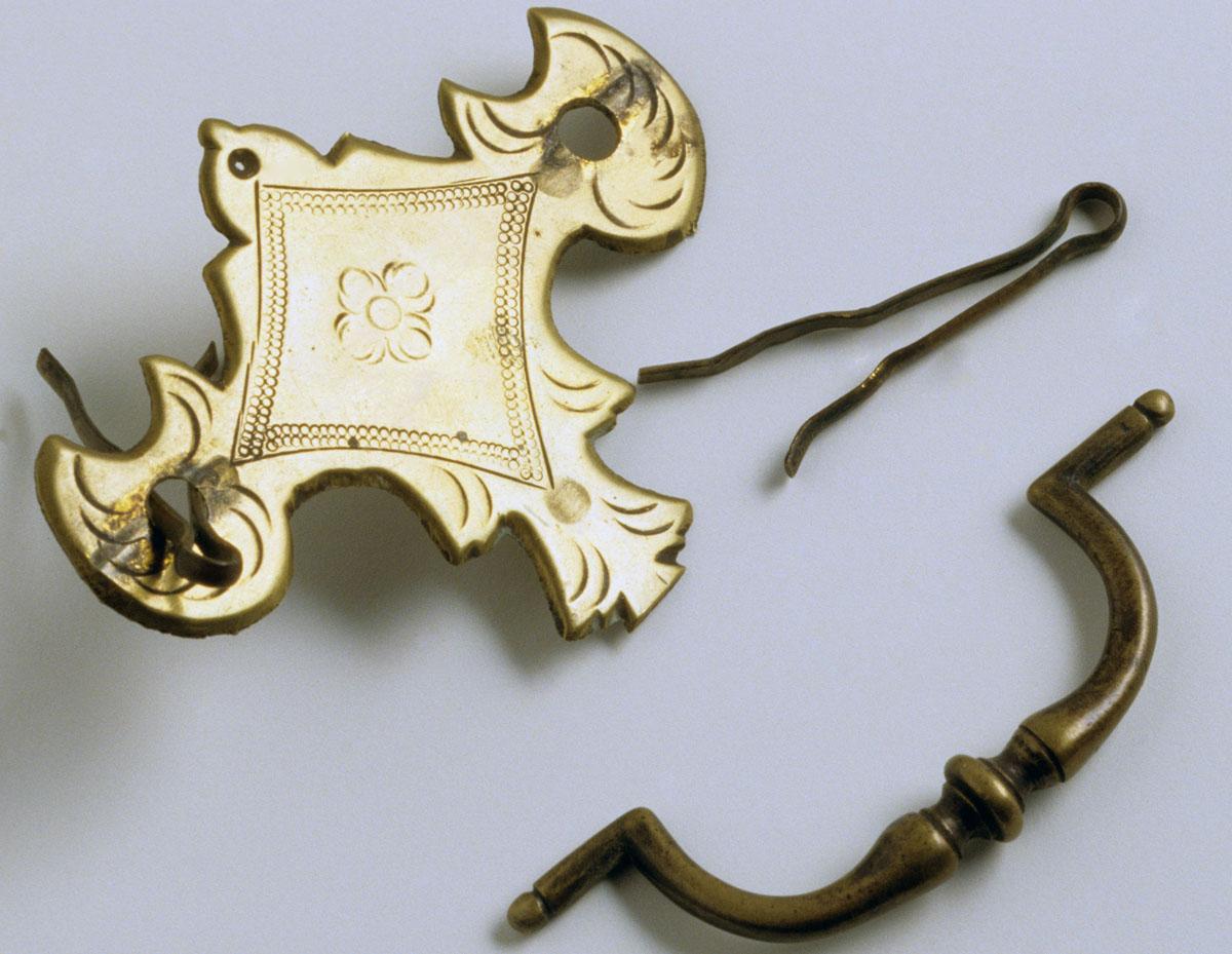 1969.3608 Drawer handle