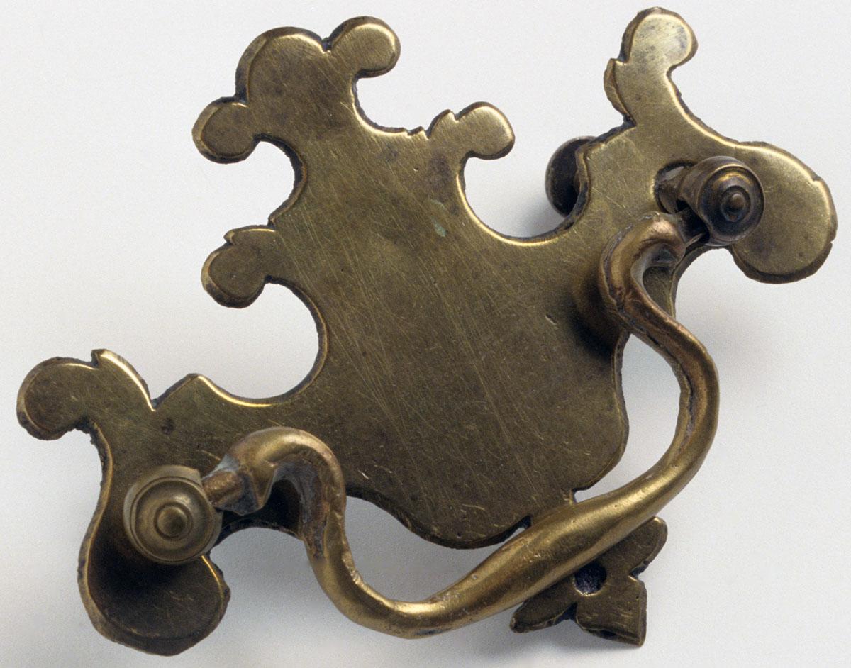 1969.3611 Cabinet Handle, studio