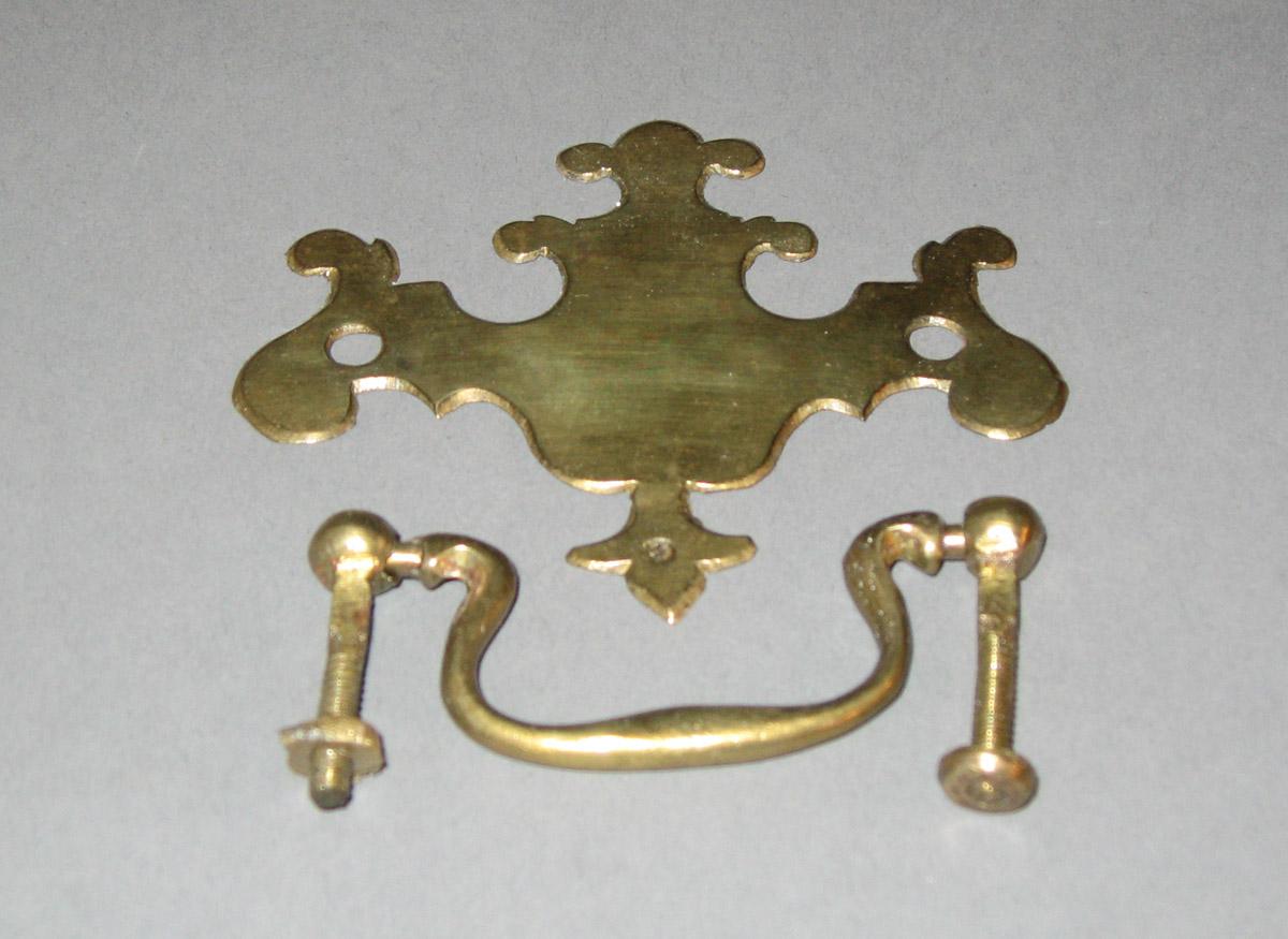 1969.3611 Cabinet handle