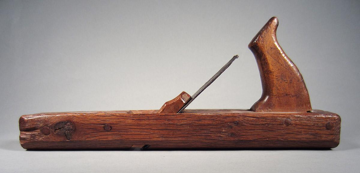 1957.0093.074 A-C Round plane, overall side 2