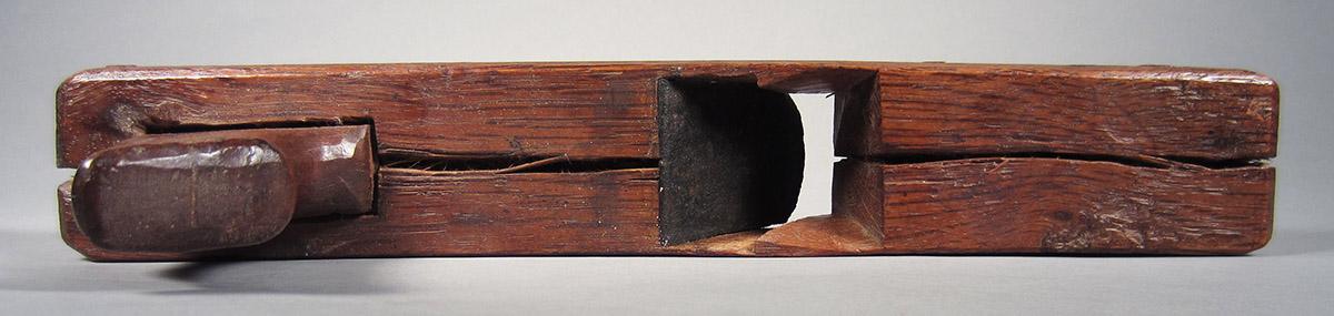 1957.0093.074 A-C Round plane, top