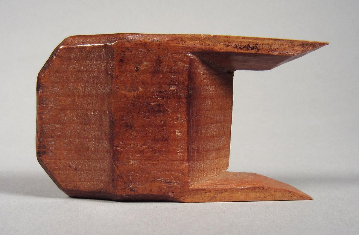1957.0093.074 A-C Round plane, wedge top