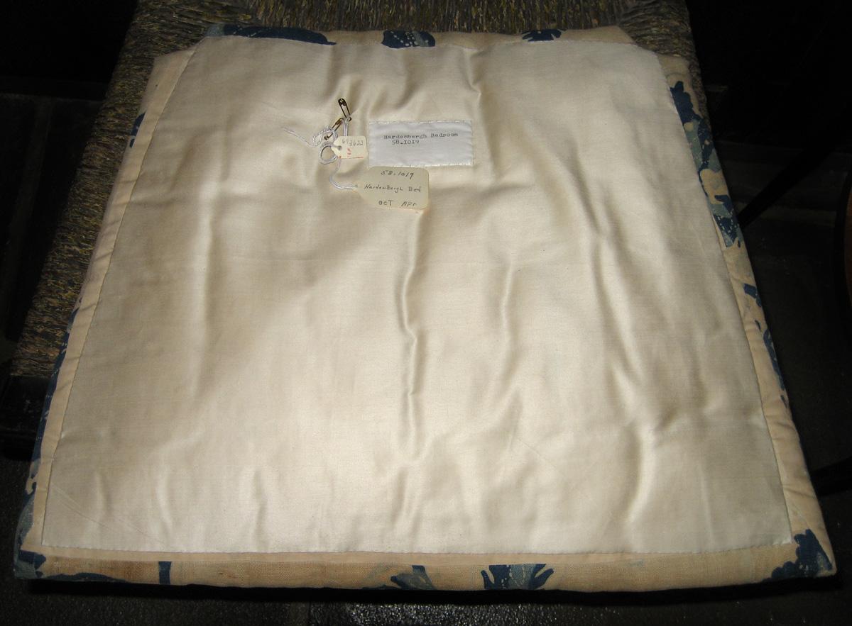 1969.3623 Side chair cushion reverse