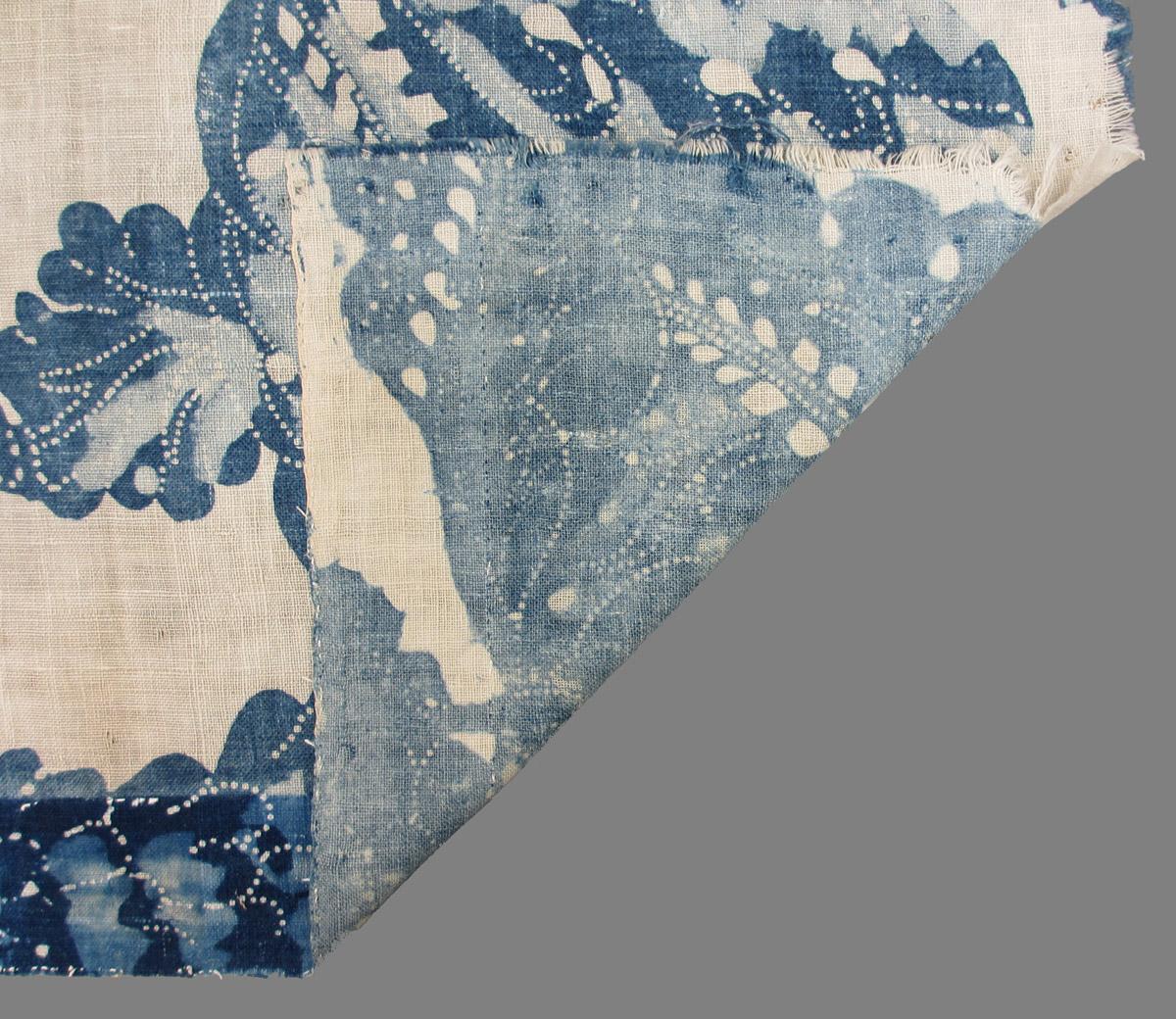 1969.3640.001 textile, printed folded corner