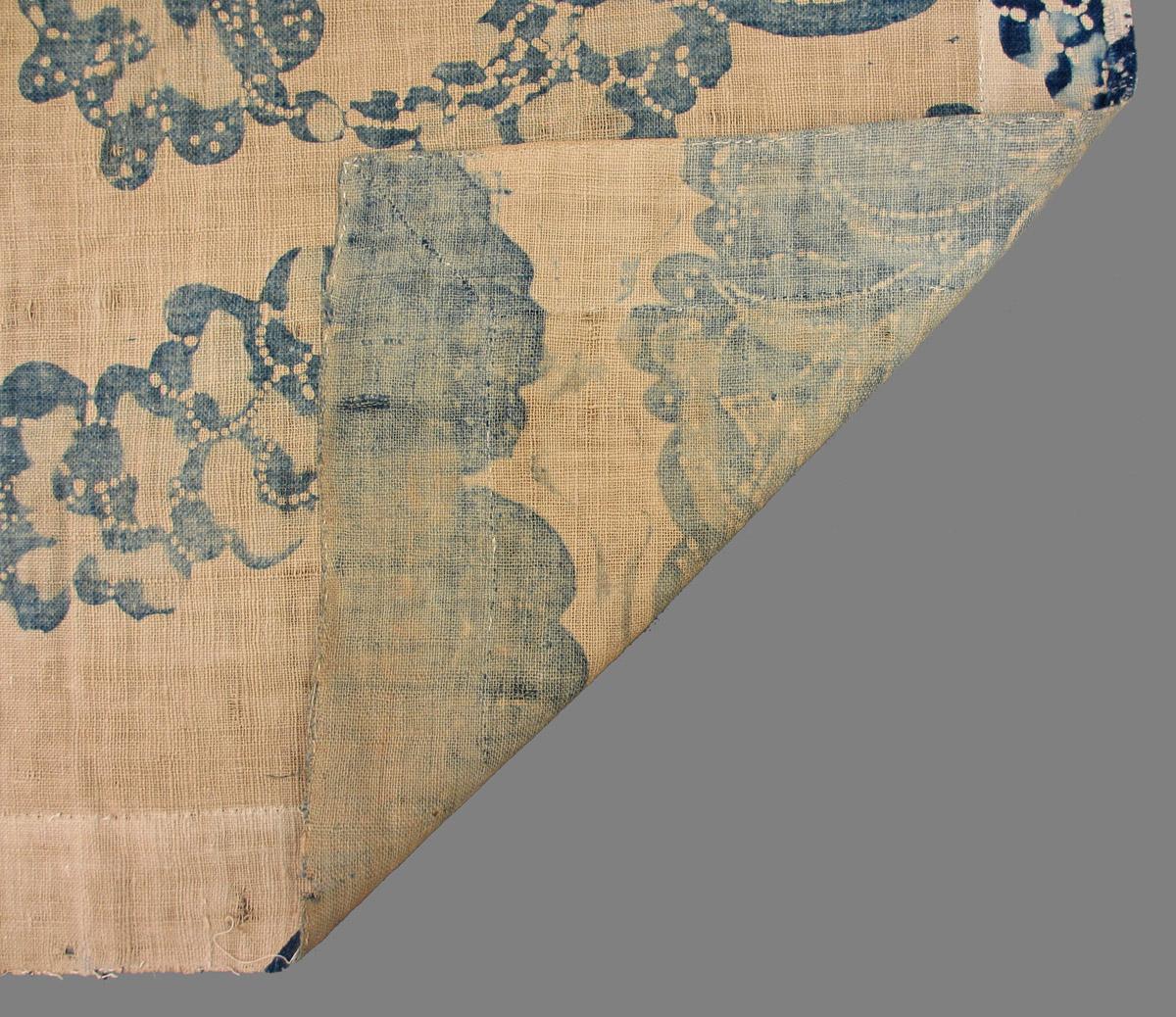 1969.3640.003 textile, printed folded corner