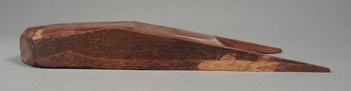 1957.0093.081 A-C Long plane, wedge side