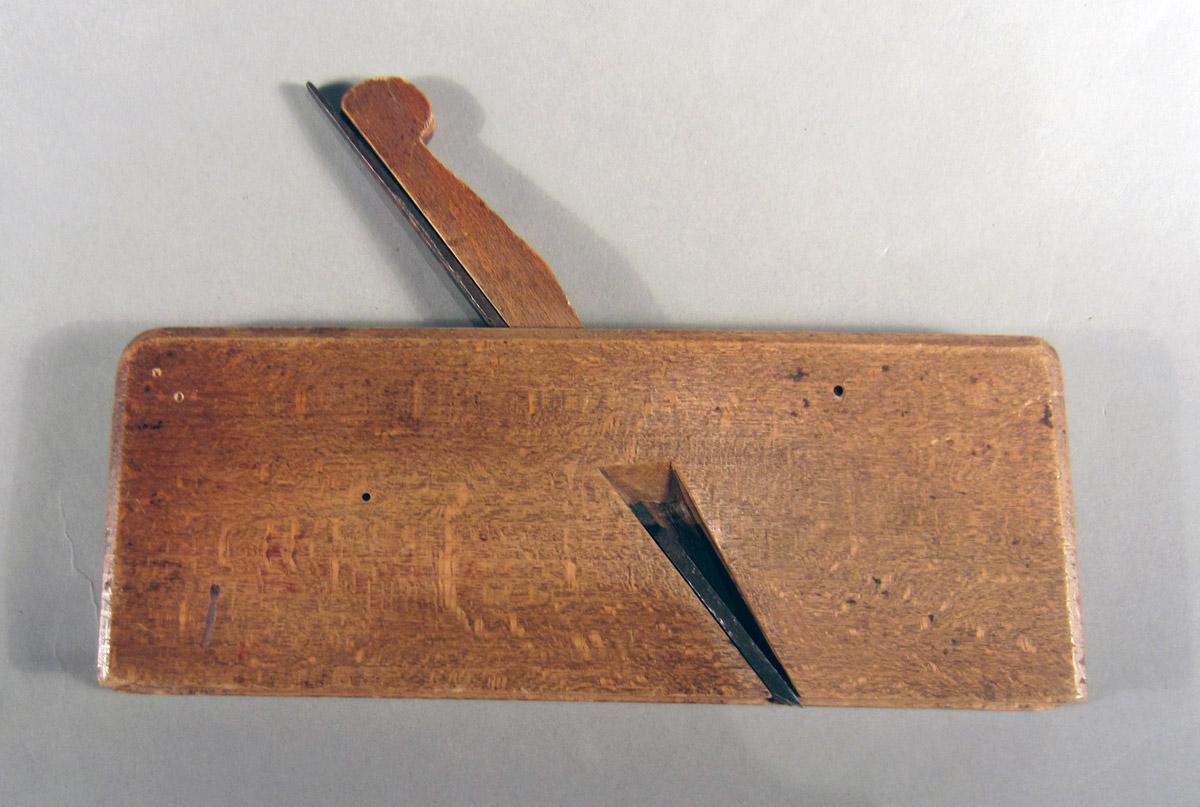 1957.0093.085 A- C Bead plane, View 1