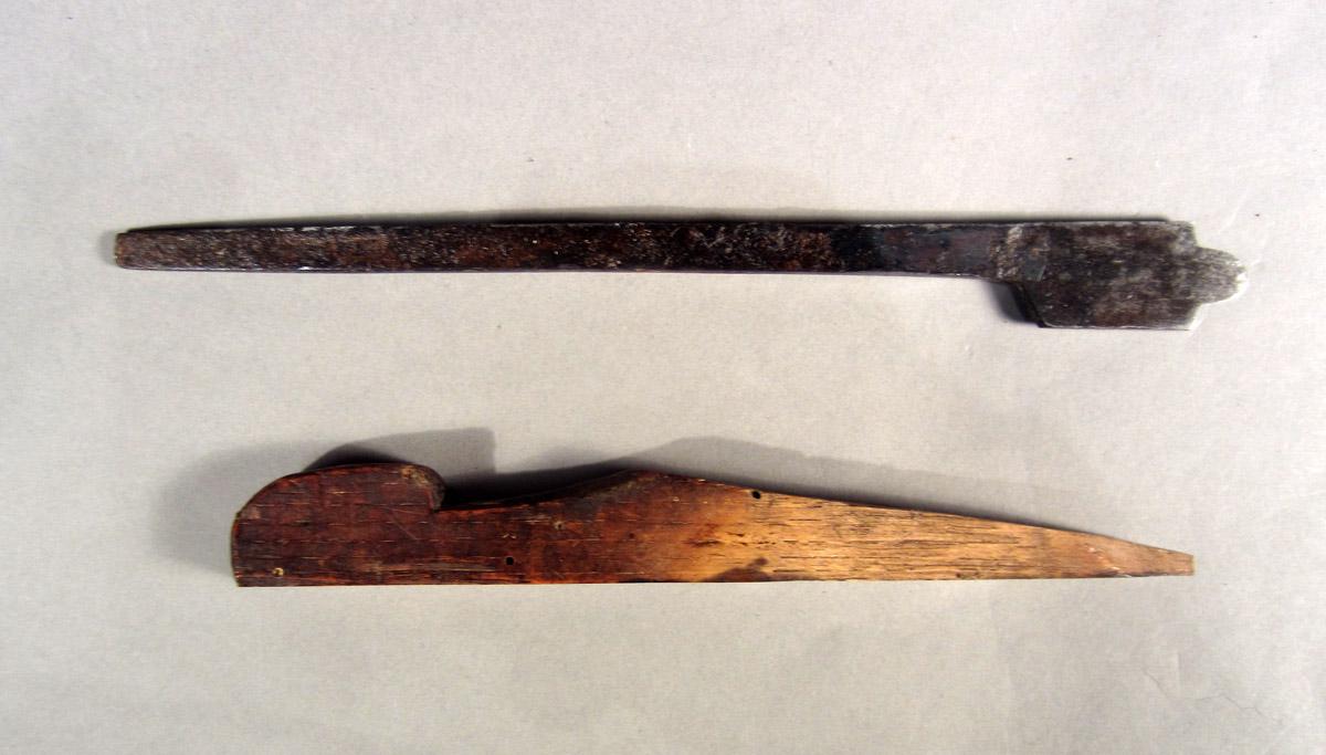 1957.0093.090 B-C Table round plane, View 1