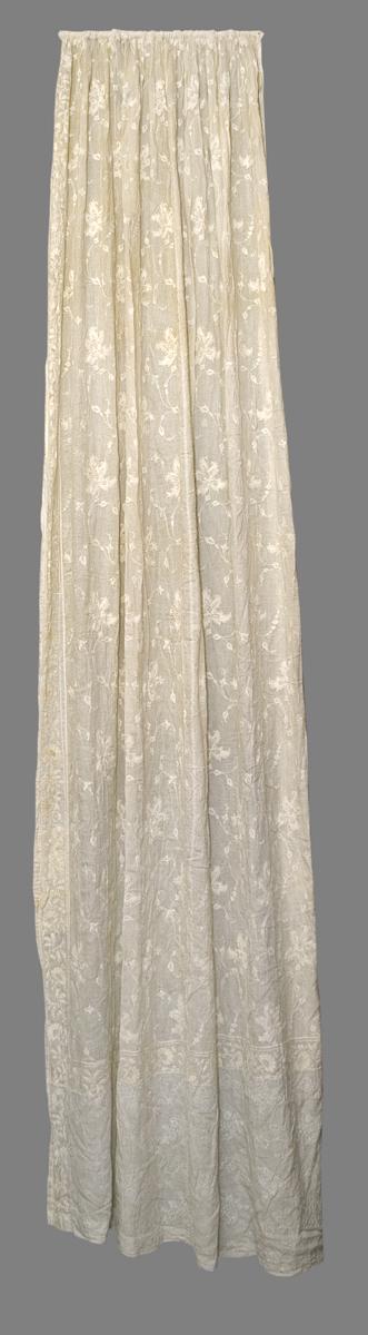 1969.3765 Window Hanging, Side Curtain