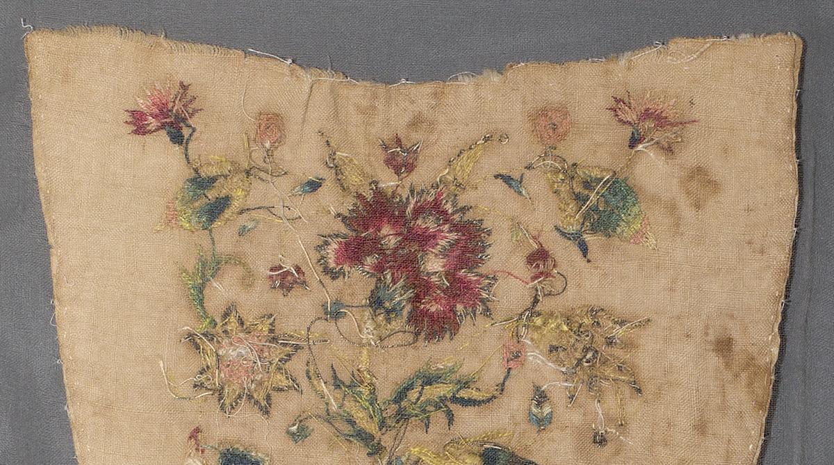 1969.3791 Stomacher, Verso Detail