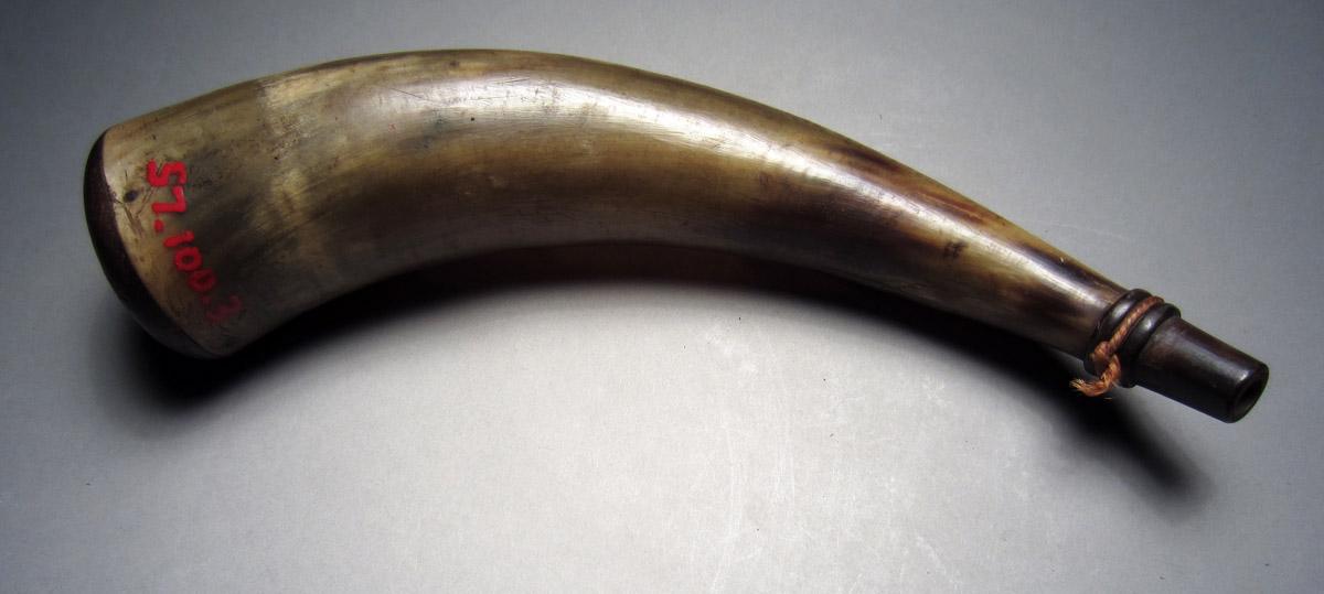 1957.0100.003 Powder horn, View 1