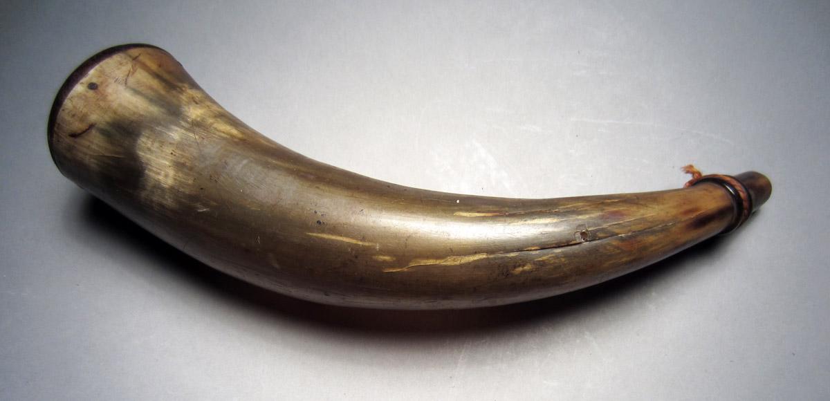 1957.0100.003 Powder horn, View 2