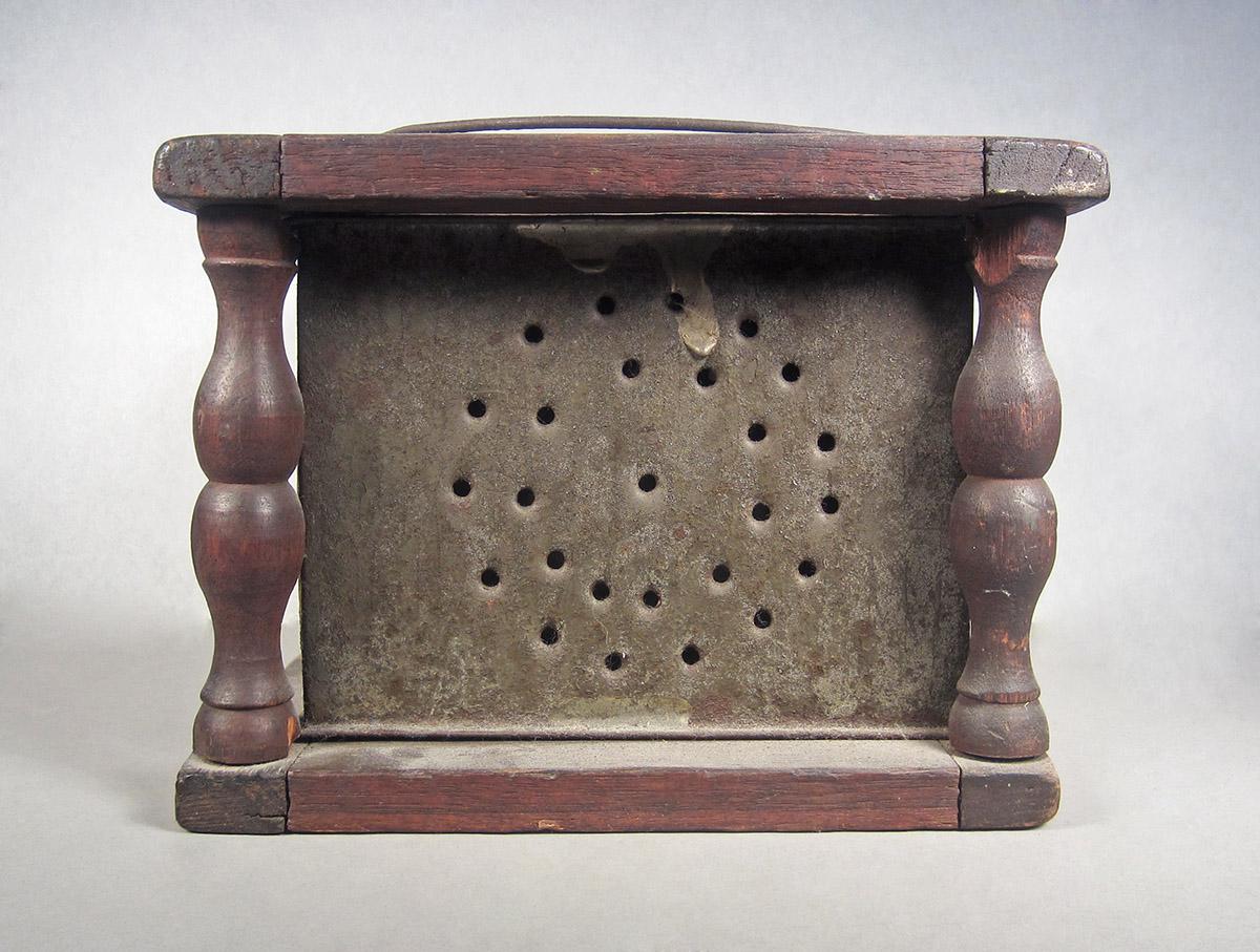 1957.0100.004, Foot warmer, side 2