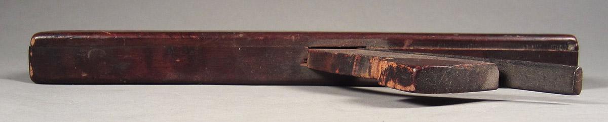 1957.0100.008 A-C, Round plane, top