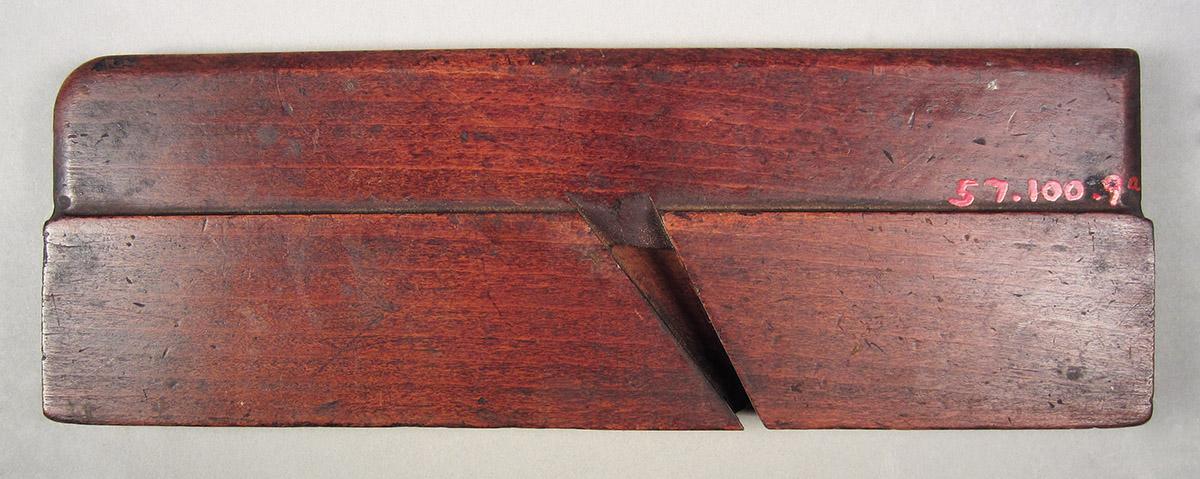 1957.0100.009 A-C, Bead plane, stock side 1