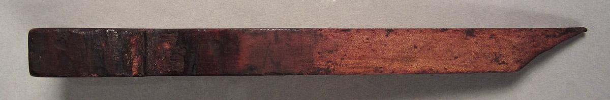 1957.0100.010 A-C, Round plane, wedge side 2