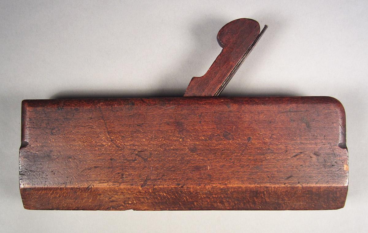 1957.0100.011 Hollow plane, overall side 2