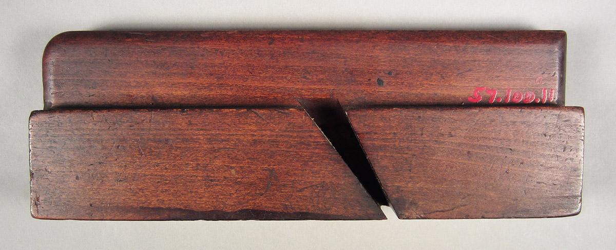 1957.0100.011 Hollow plane, stock side 2