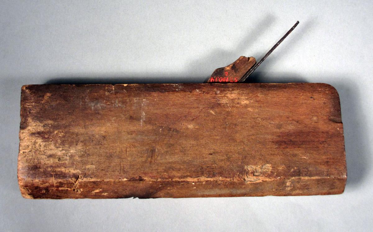 1957.0100.014 A-C Hollow plane, View 2