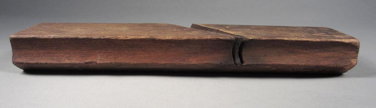 1957.0100.014 A-C Hollow plane, Underside