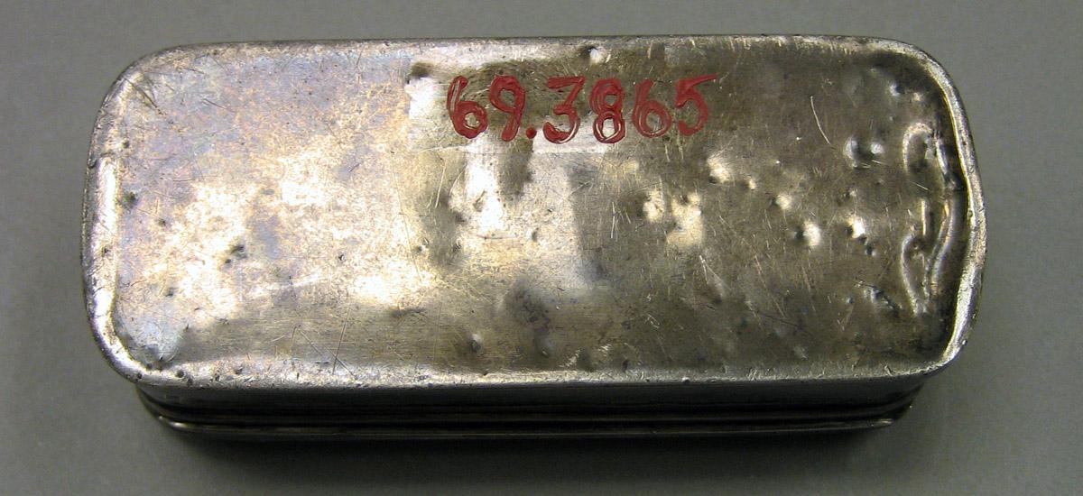 1969.3865 Silver Box underside