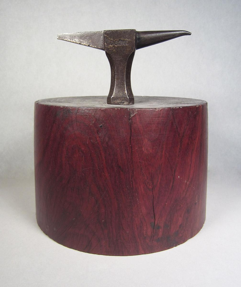 1957.0101.001, Anvil, side 1