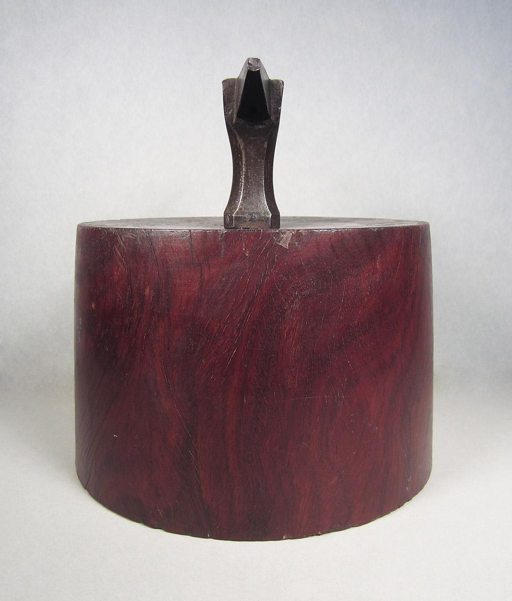 1957.0101.001, Anvil, side 2