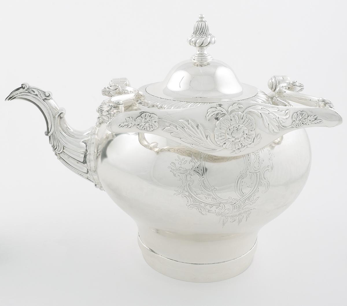 1951.0050 A Kettle, side 1
