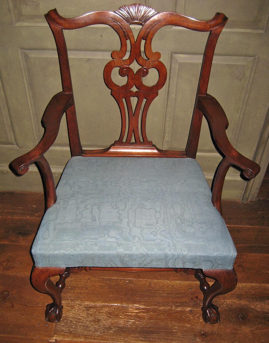 1952.0234 Armchair view 2