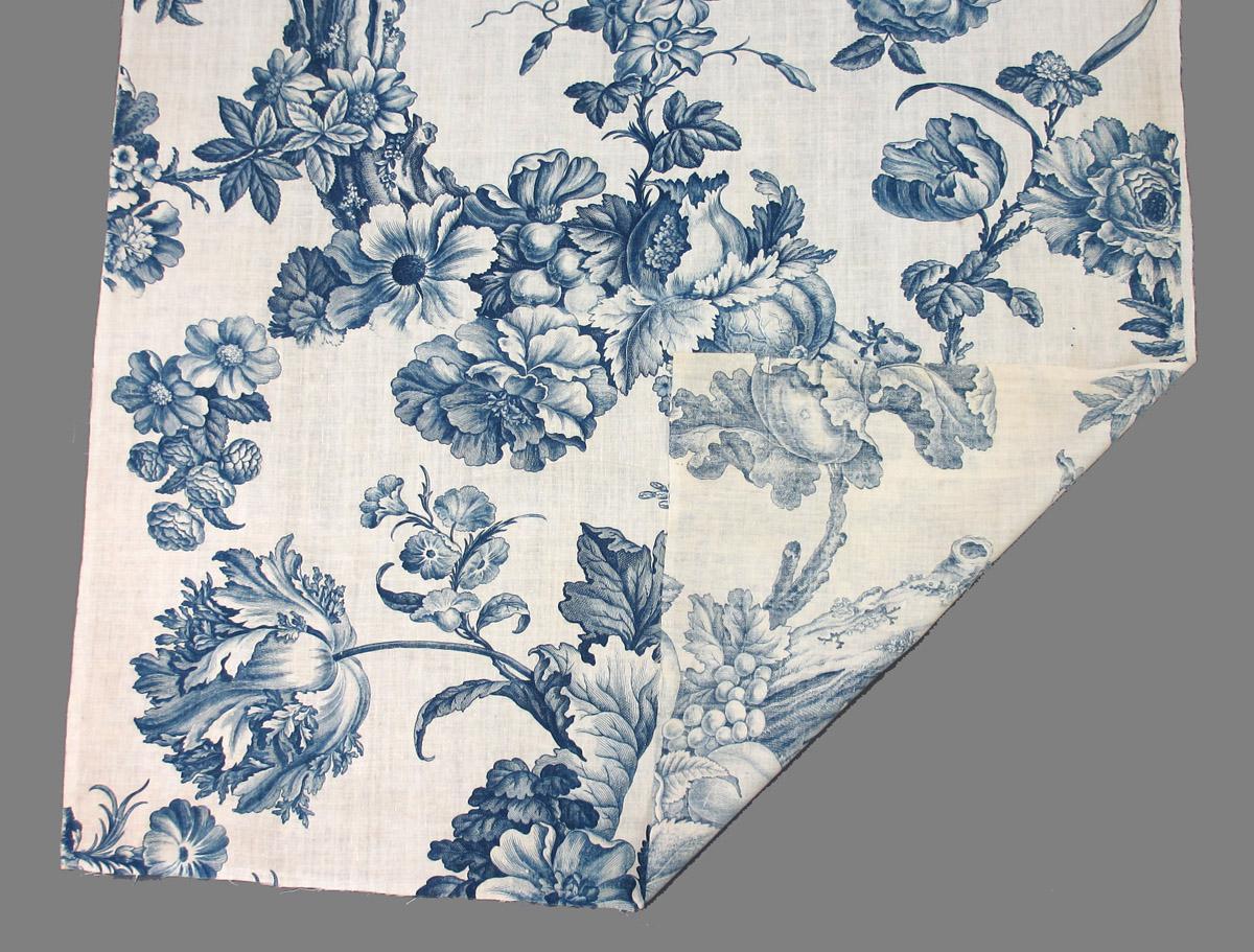 1969.3889.003 Textile, printed folded corner