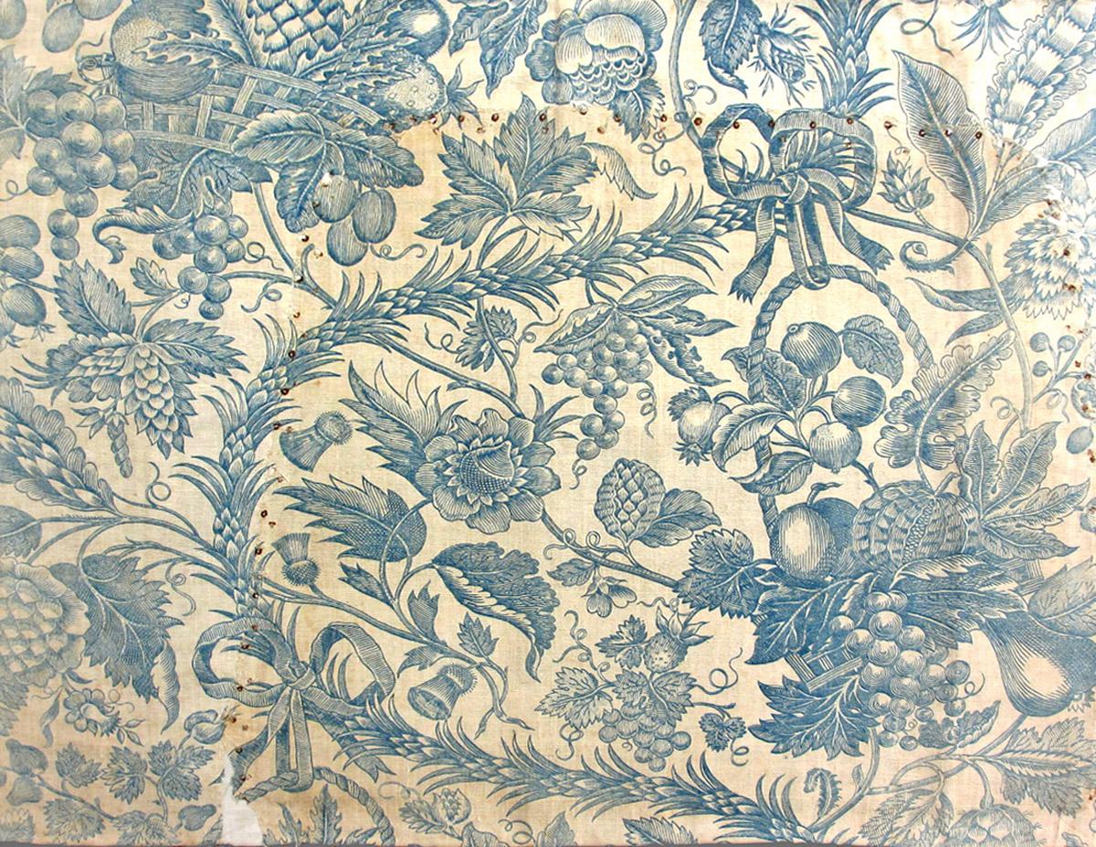 T186 Textile, printed, partial design repeat
