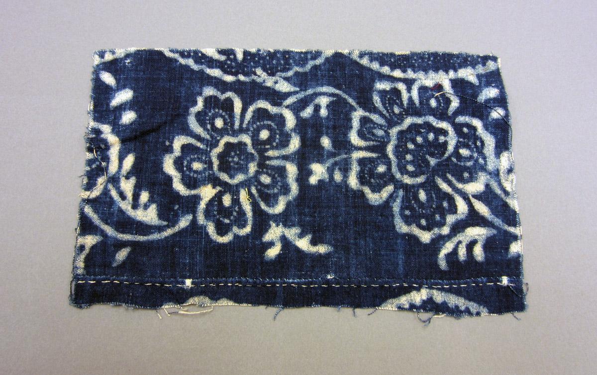 1957.0118.002 textile, printed reverse