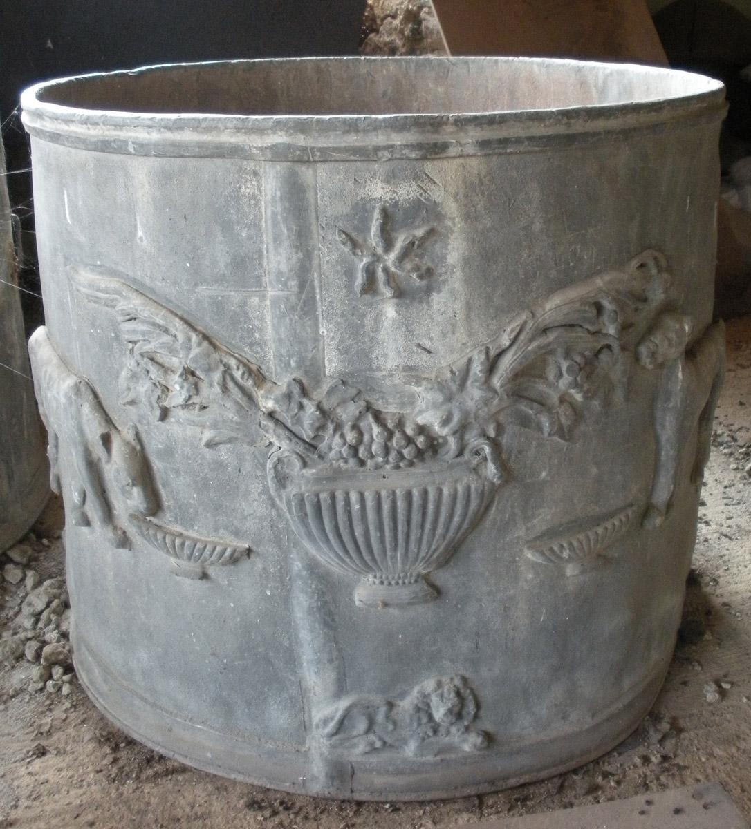 1969.4088.002 cistern front view